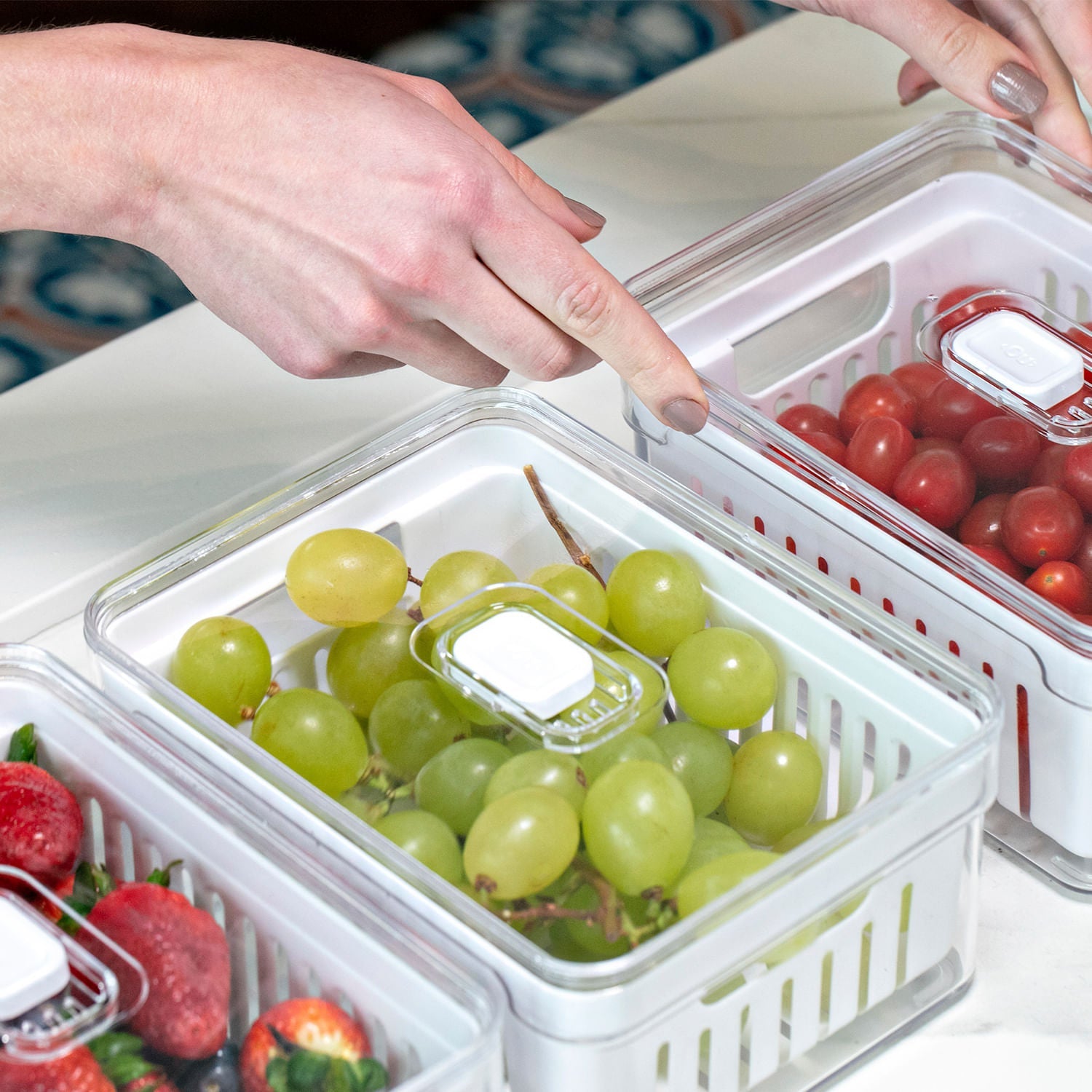 Organizador de geladeira com cesto Ou 2,2L Linha Clear Fresh