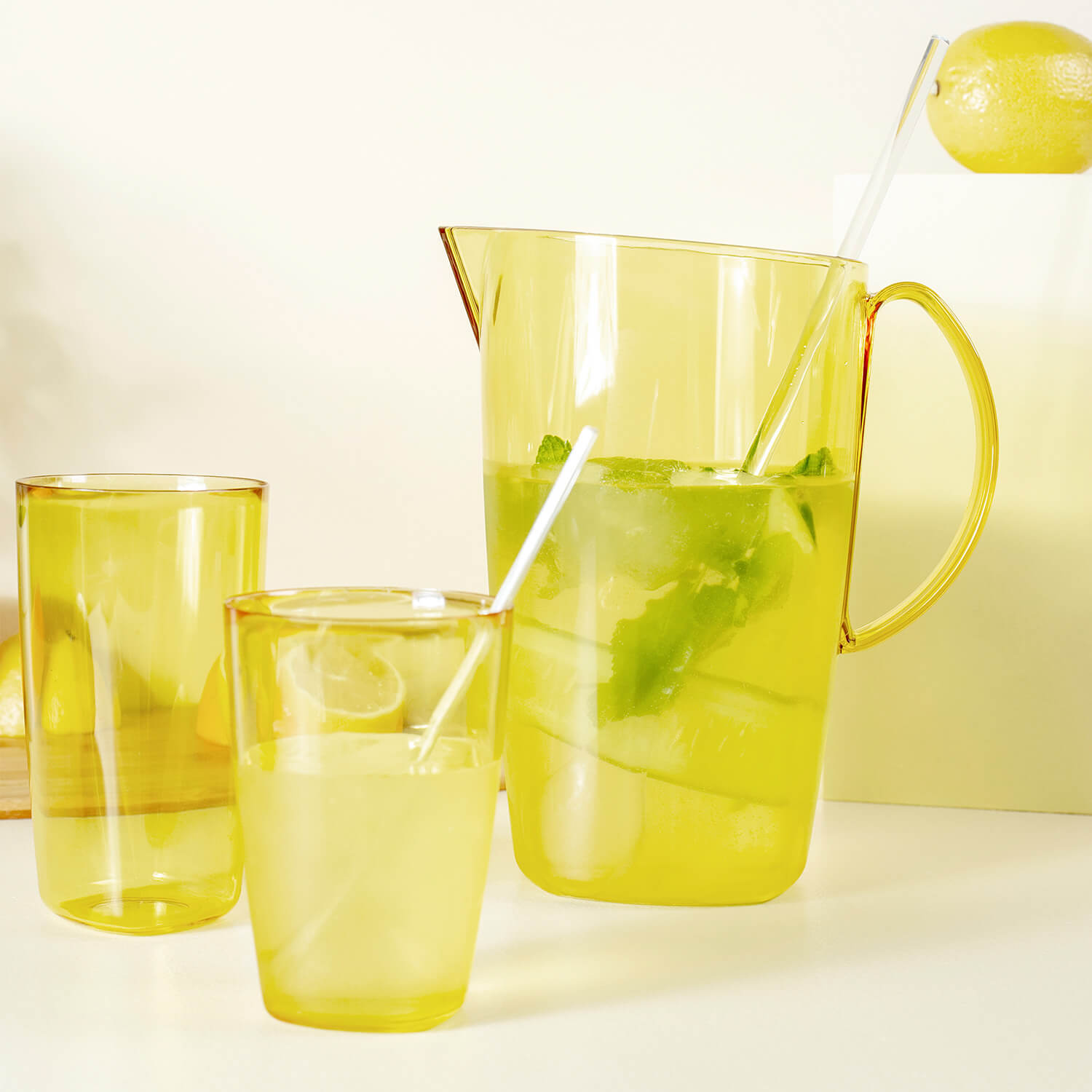 Jarra luna de plástico Vitra Ou 2L Linha Servir