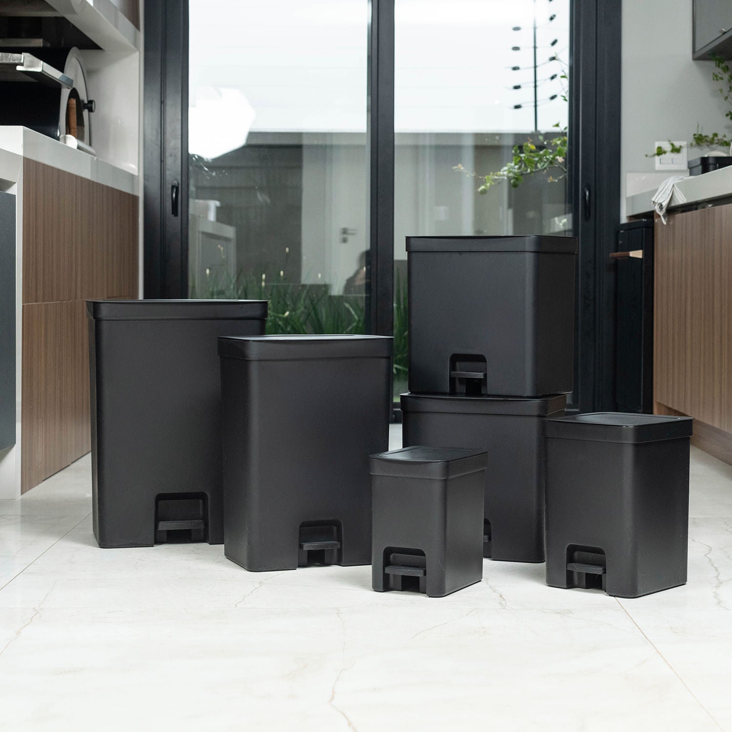 Lixeira com pedal Ou 30L Linha Trium