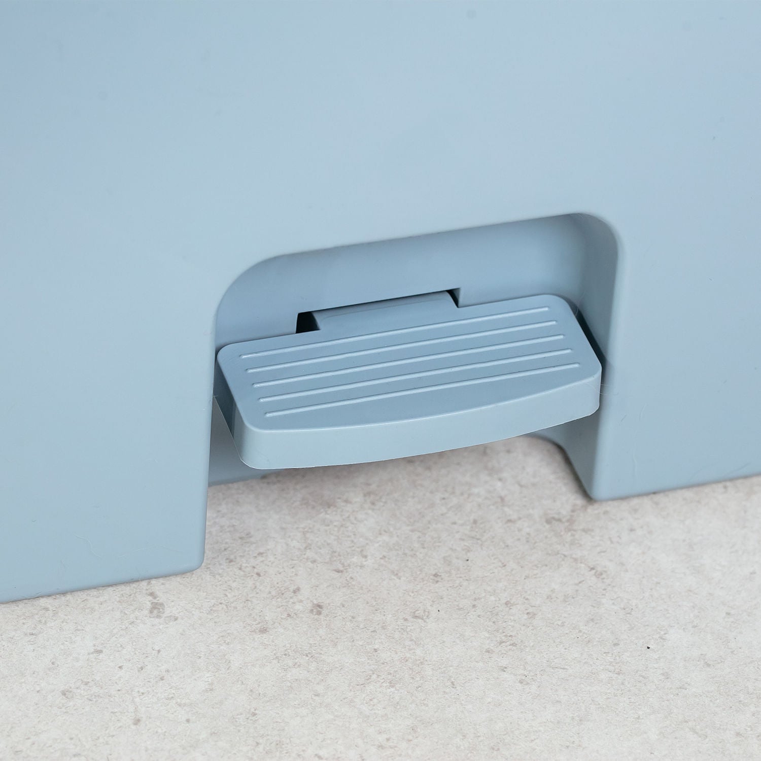 Lixeira com pedal Ou 6L Linha Trium