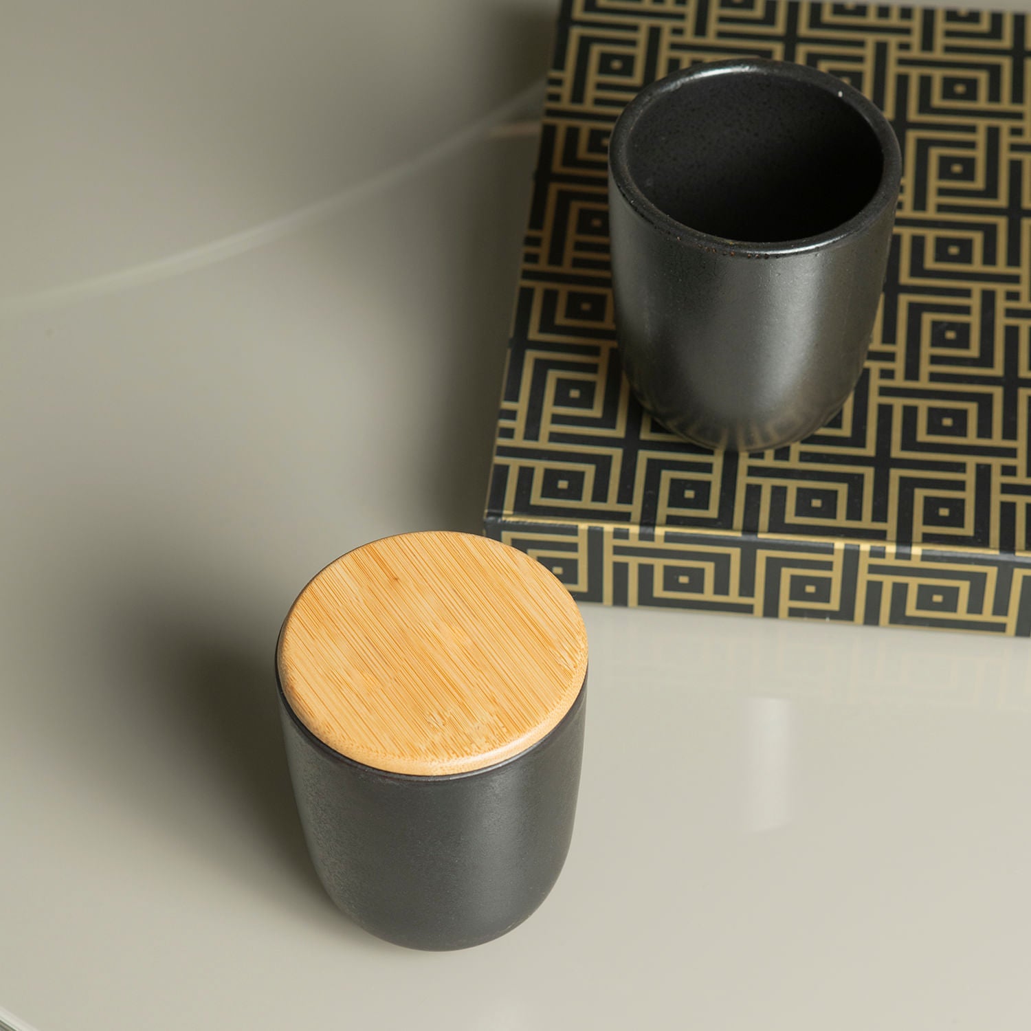 Porta algodão e cotonete em cerâmica com tampa de bambu Ou Linha Osaka